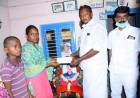  ராணுவ வீரர் குடும்பத்திற்கு ஒரு லட்சம் உதவி செய்த தேனி மாவட்ட விஜய் ரசிகர்கள்..