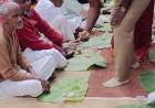 நீலகிரி மாவட்ட காவல் கண்காணிப்பாளர் பிரபாகர் அவர்கள் ஆதரவற்றோருக்கு மதிய உணவு வழங்கி பொங்கல் விழா கொண்டாடினார்...