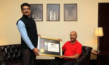 ஏப்ரல் இதழில்., மனம் திறக்கும் கூடுதல்,டி.ஜி.பி.,Dr. ஜெயந்த்முரளி I.P.S. இயக்குனர்,ஊழல் தடுப்பு மற்றும் கண்காணிப்புத்துறை இயக்ககம்...