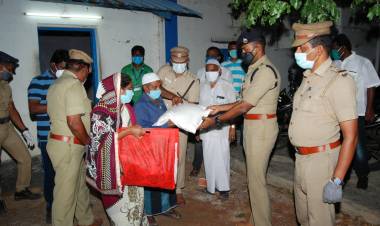 மதுரை மாநகர துணை ஆணையர் கார்த்திக் IPS நலிவடைந்த குடும்பங்களுக்கு நல உதவி வழங்கினார்...