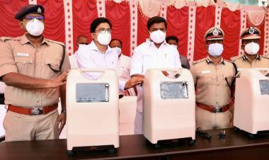 மேற்கு மண்டல காவல்துறை தலைவர் ஆர்.சுதாகர் இ.கா.ப.முன்னிலையில் தனியார் நிறுவனத்தால் வழங்கப்பட்ட ஆக்ஸிஜன் செறிவூட்டிகள் வழங்கப்பட்டது...