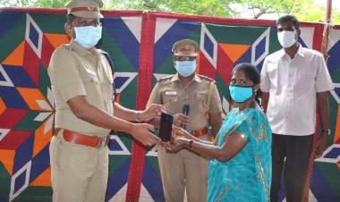 திண்டுக்கல் காவல் கண்காணிப்பாளர் V.R.ஸ்ரீனிவாசன் அவர்கள் அதிரடி நடவடிக்கை ! காணாமல் போன செல்போன்கள் ஒப்படைப்பு...