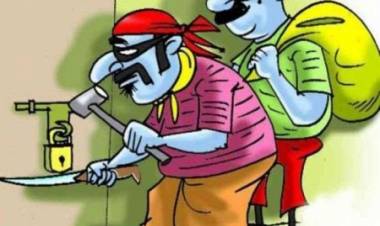பெண் போலீஸ் வீட்டில் நகை, பணம் திருட்டு...