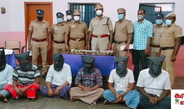 தூத்துக்குடி மாவட்ட காவல்துறையினர் தீவிர ரோந்து (Storming Operation) - 40 ரவுடிகள் உட்பட 90 பேர் மீது நடவடிக்கை...