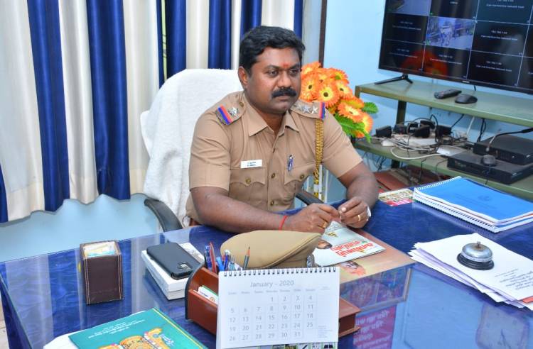 வர தாமதித்த 108 ஆம்புலன்ஸ் சேவை தாமதமின்றி உயிரை காப்பாற்றிய ஆய்வாளர் ஆடிவேல்...