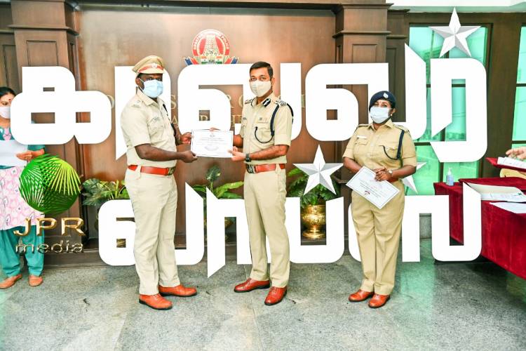 சிறப்பாக செயல்பட்ட துணை ஆணையாளர் முனைவர் பிரபாகர் அவர்களின் டீமை பாராட்டிய சென்னை ஆணையாளர்.
