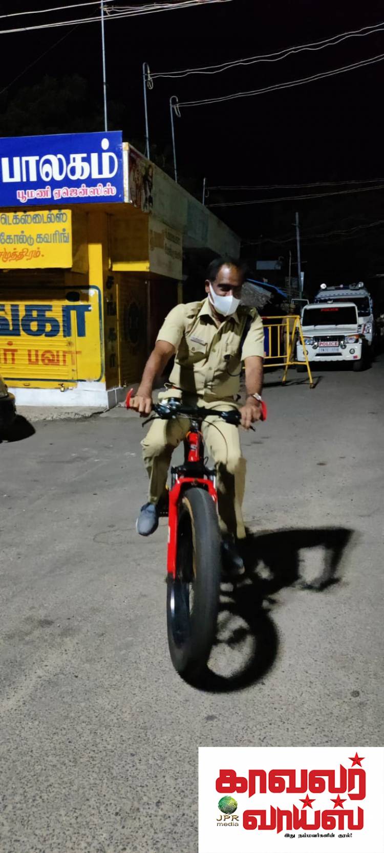 சைக்கிளில் ரோந்து சென்ற மாவட்ட காவல் கண்காணிப்பாளர் ...