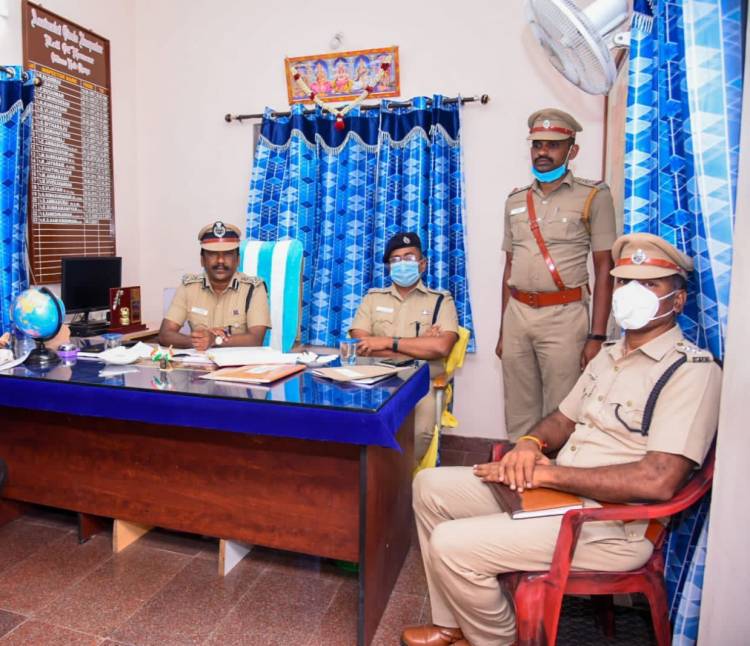 ஆனைமலை காவல் நிலையத்தை  கோவை சரக காவல்துறை துணைத் தலைவர் மற்றும் மாவட்ட காவல் கண்காணிப்பாளர்  கூட்டாக திடீர் ஆய்வு…