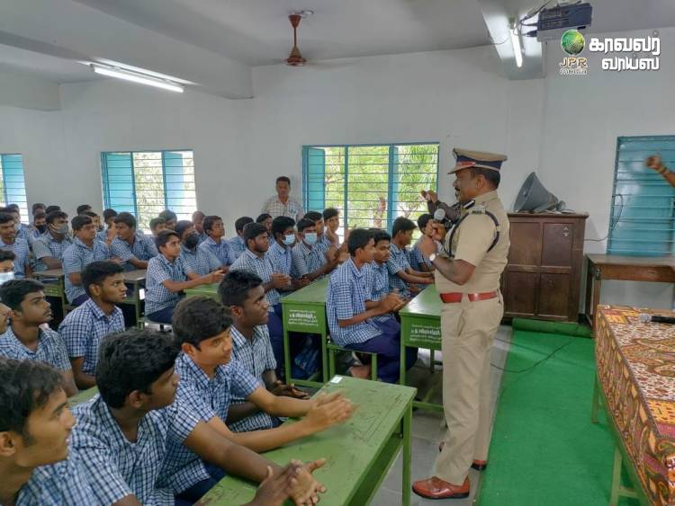 கஞ்சா  விழிப்புணர்வு குறித்து கோவை சரக காவல் துணைத் தலைவர் முனைவர் டி.ஐ.ஜி.முத்துசாமி இ.கா.ப இன்று மாணவர்களுடன் உரையாற்றினார்...